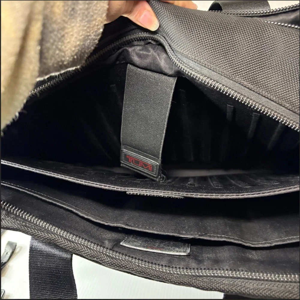 Tumi Alpha Expandable Ballistic Nylon Black Briefcase Messenger Laptop Bag 26160
